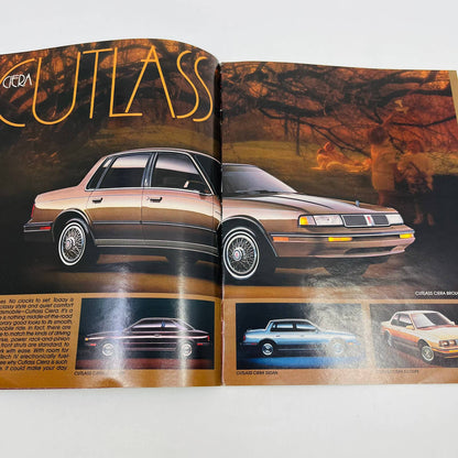 1987 Oldsmobile Car Brochure Catalog Toronado Delta 88 98 Cutlass Cruiser BA1