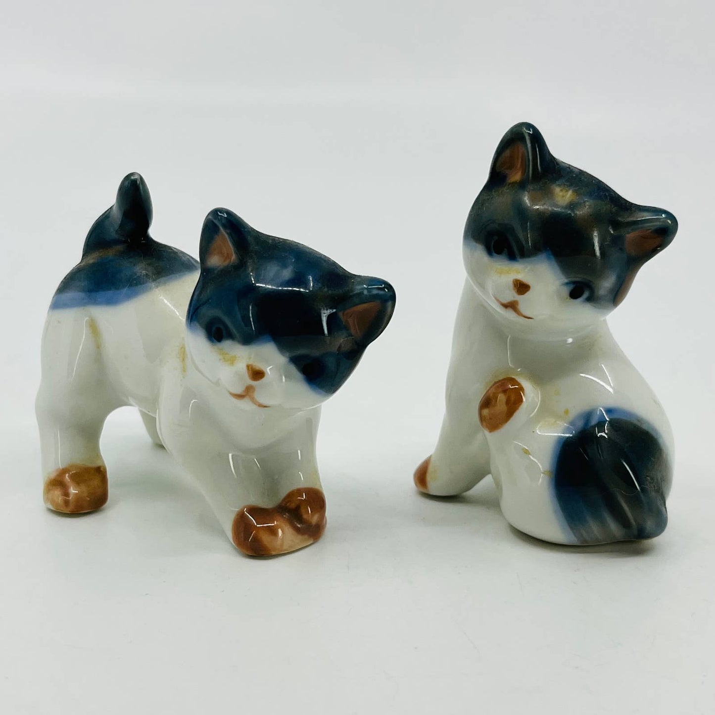 VTG Otagiri Hand Painted Blue & White Porcelain Cat Figurines 3" Japan TC2