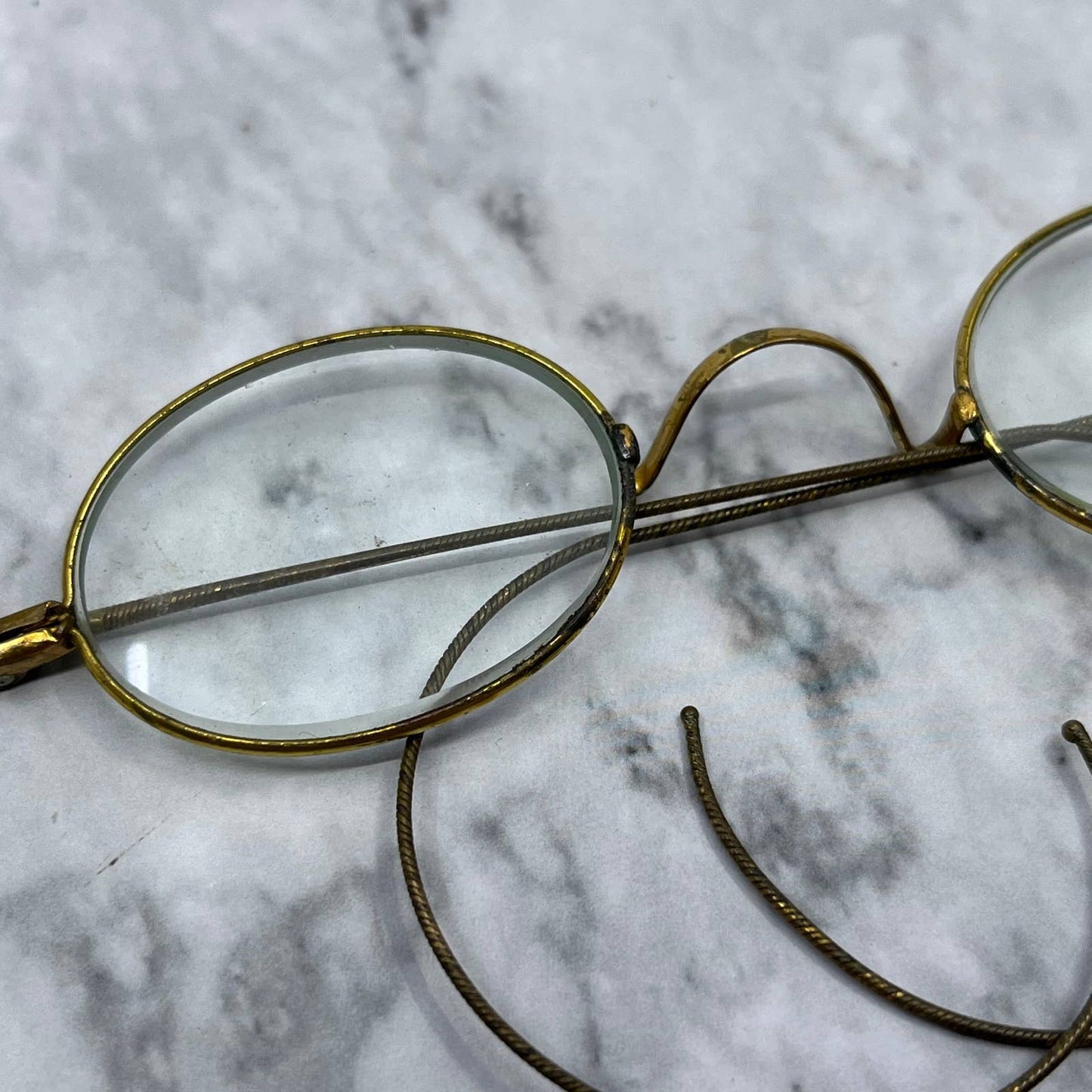 1860s Civil War Era Eyeglasses Glasses Spectacles Gold Tone Cable Arm 4.5” SE9