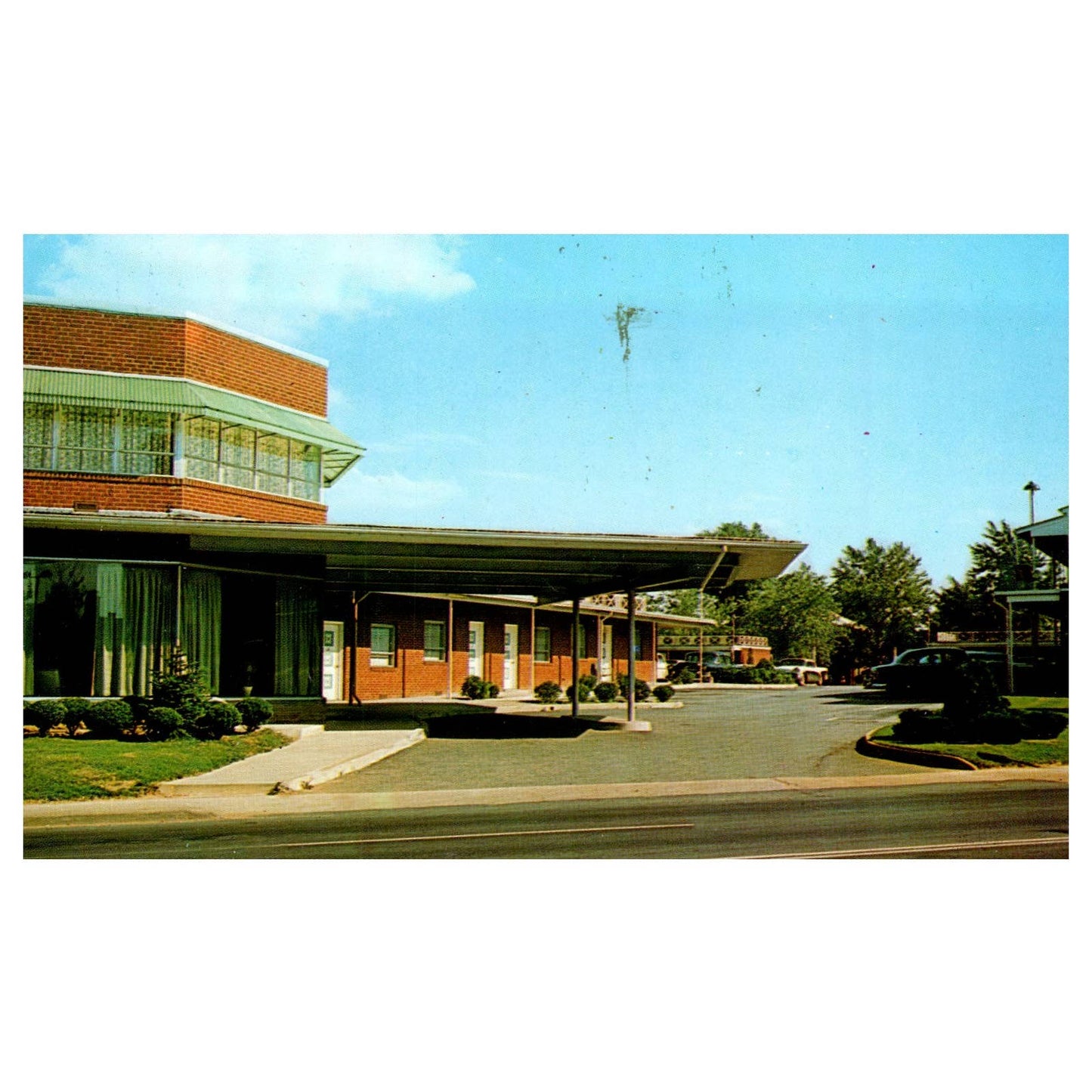 Vintage Postcard - Clarendon Hotel Court Arlington Virginia AD9