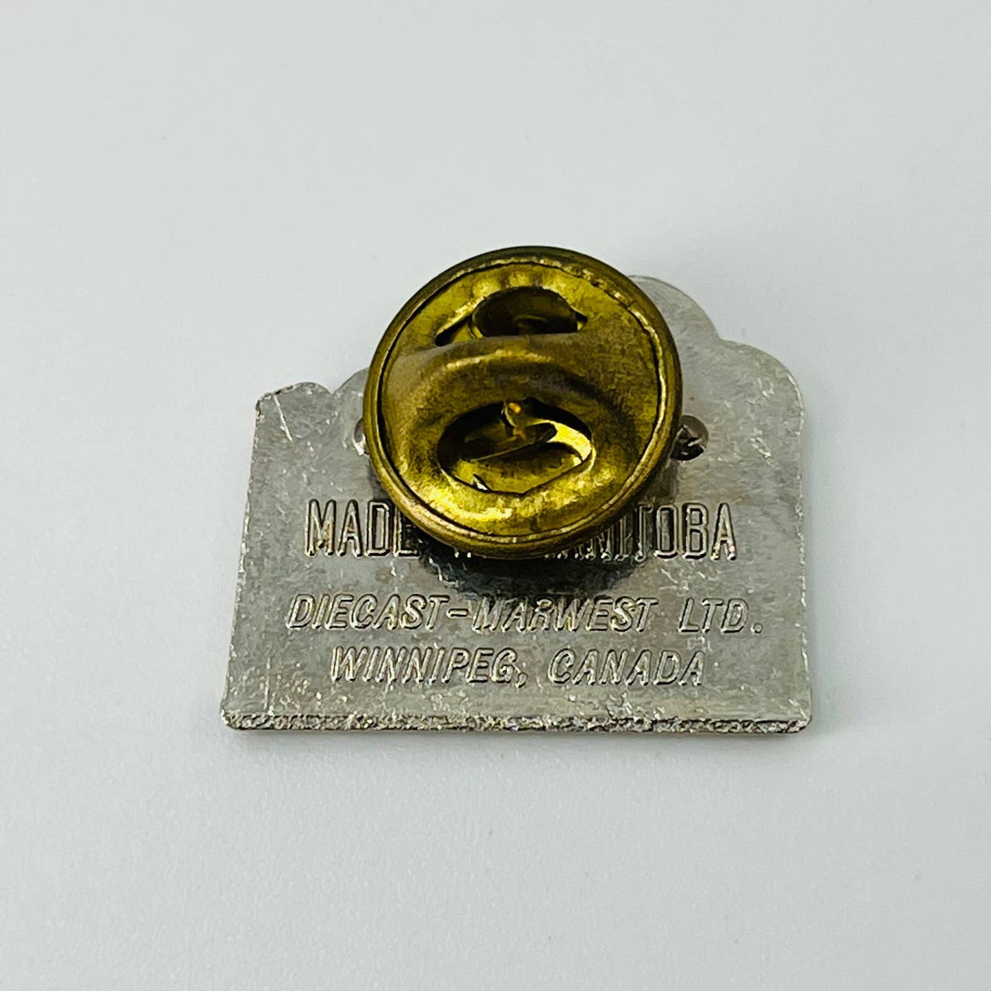 Vintage Manitoba Buffalo Die Cast Pin Silver Tone Pinback Lapel Hat SB3