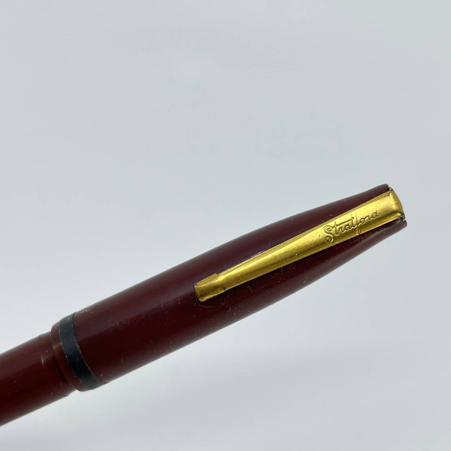 Vtg Stratford Burgandy Celluloid Fountain Pen w Special Alloy Nib SD4