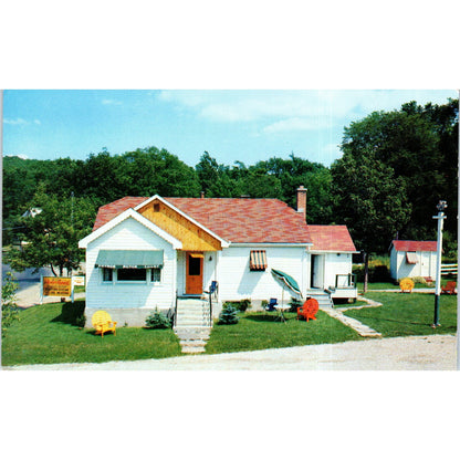 Raynor Motor Court E. Morris Muskoka Ontario Original Postcard P2-7