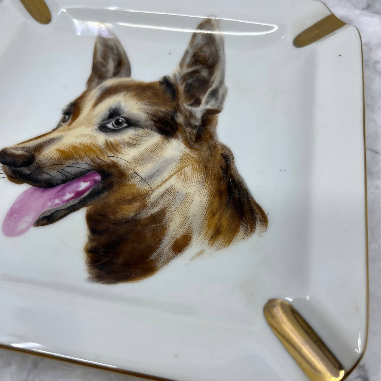 Ucagco Porcelain Hand Painted German Shepherd Ashtray 7" with Gold Trim TJ3-2