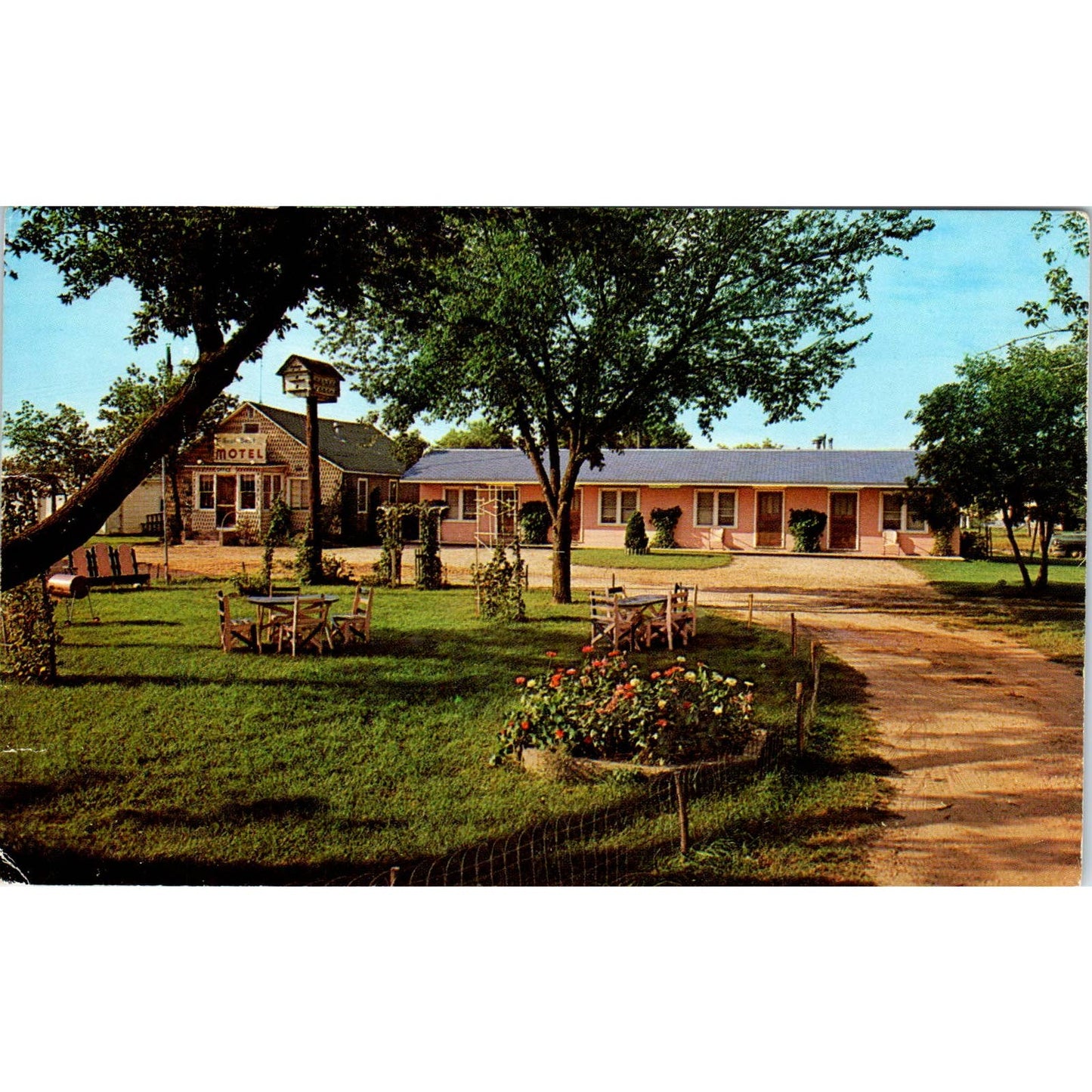 Rest Best Motel Millston Wisconsin Original Postcard TJ9-P3