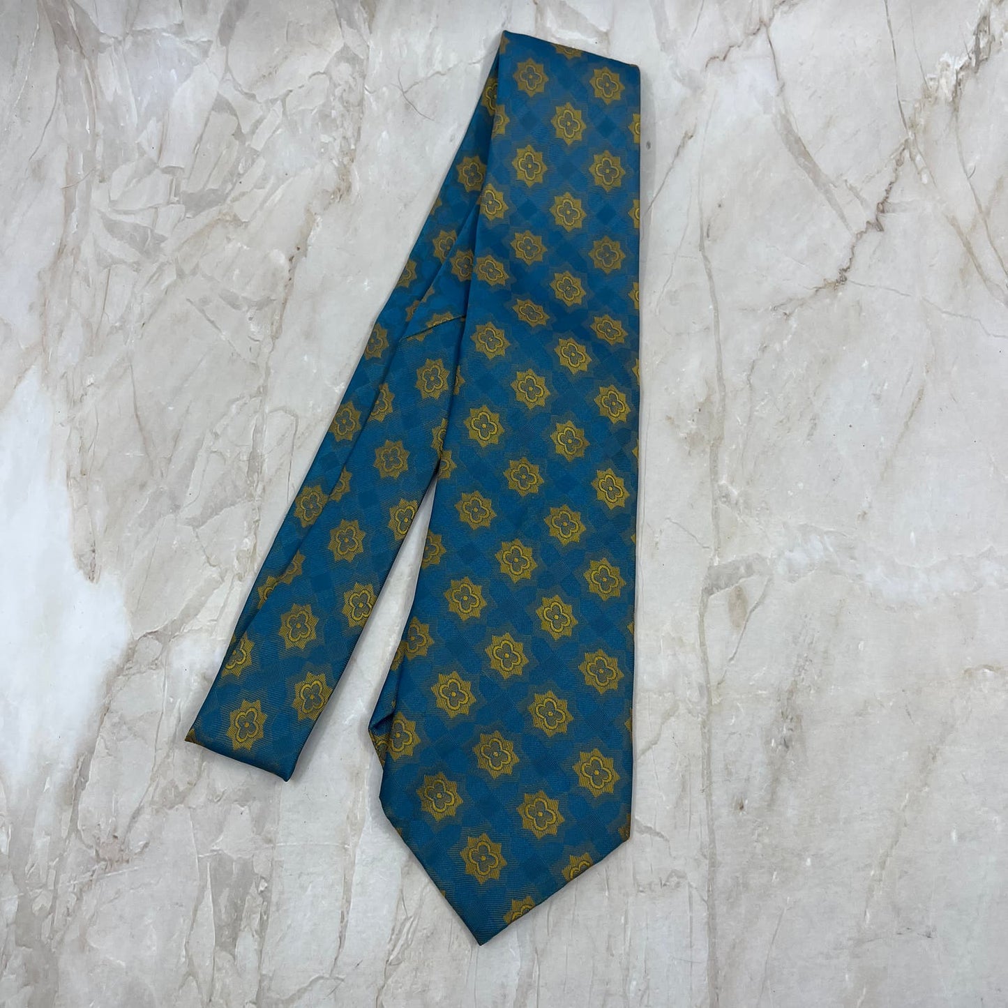 Retro 1960s Men's Blue and Gold Dacron Polyester Necktie Tie TC9