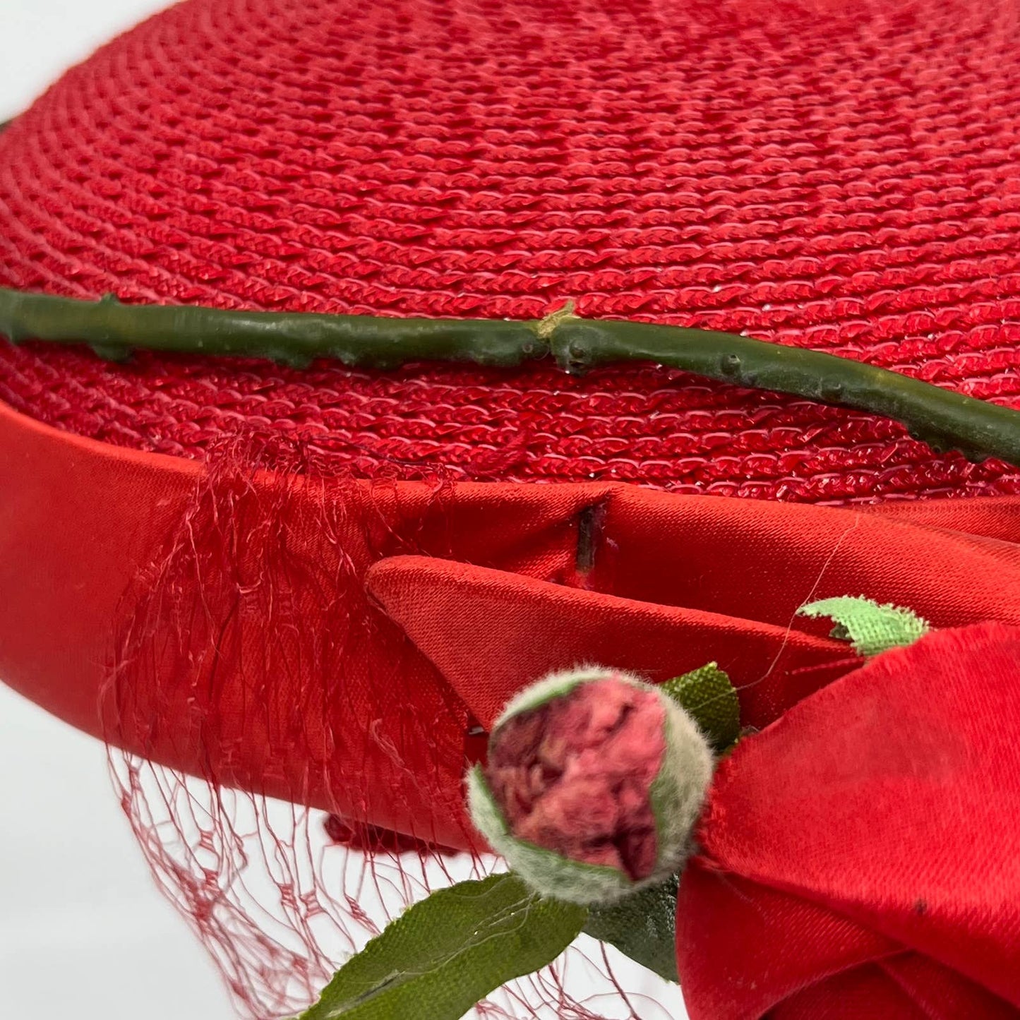 Vintage Woman’s Red Rose Cocktail Fascinator Pillbox Hat Millinery Netting HB1