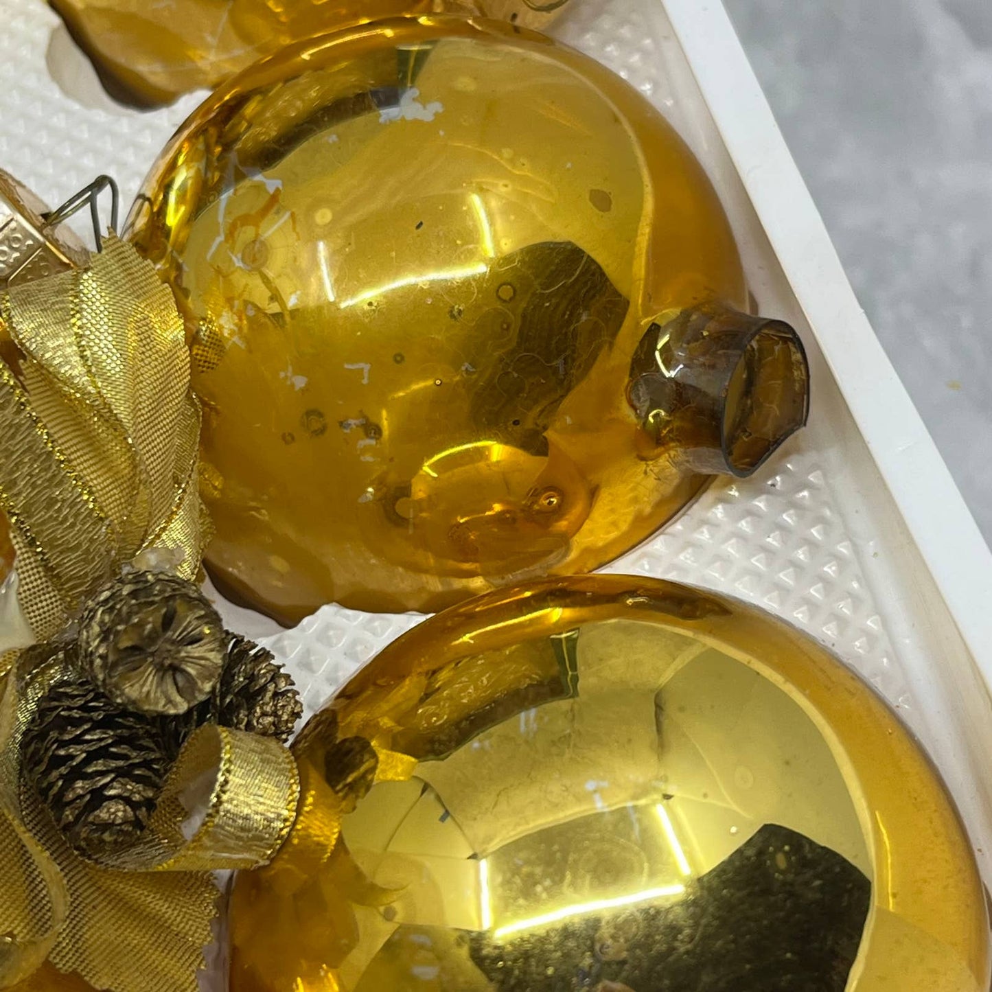 Visions by HOLLY 16 Vintage 2 5/8" Glass Ornaments Box Red Stencil Gold OT1