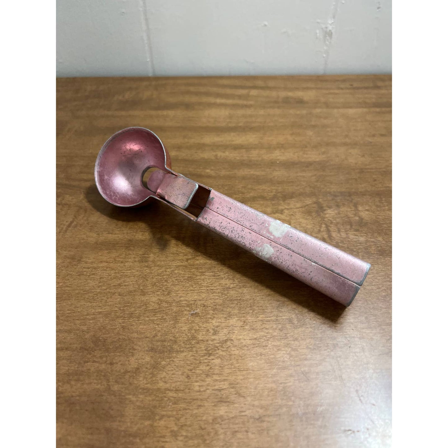 Vintage MCM 1950s Pink Aluminum Ice Cream Scoop Made in USA SD8