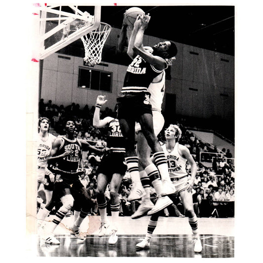 1977 Press Photo Basketball NCAA South Florida Mike Dickerson 8x10" AD3