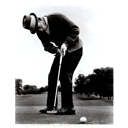 1950s Original Press Photo Golf Sam Snead Putting 8x10" AD2