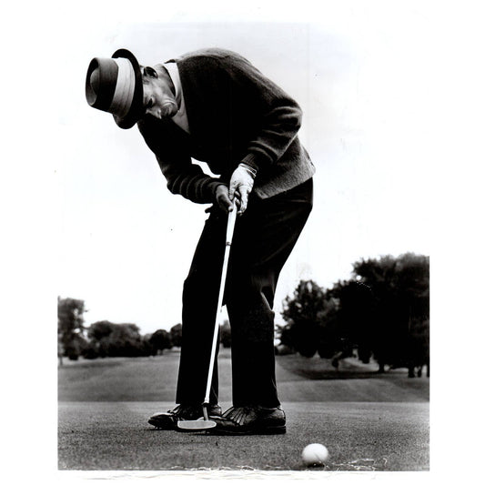 1950s Original Press Photo Golf Sam Snead Putting 8x10" AD2