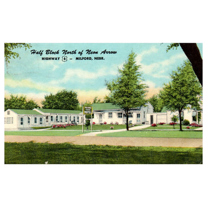 Vintage Postcard - Phipps Motel - Milford Nebraska AD9
