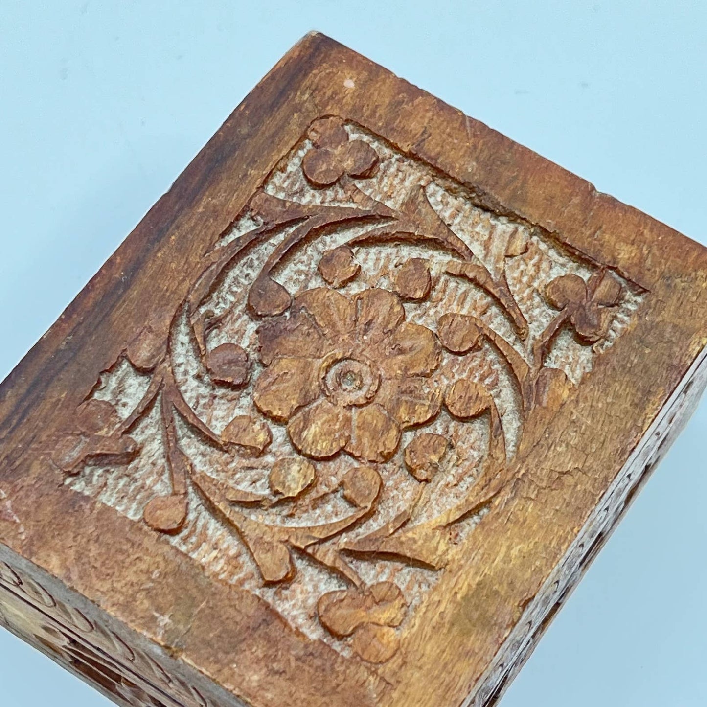 Vintage Teak Wood Carved Trinket Box India 3x2.5” TE5
