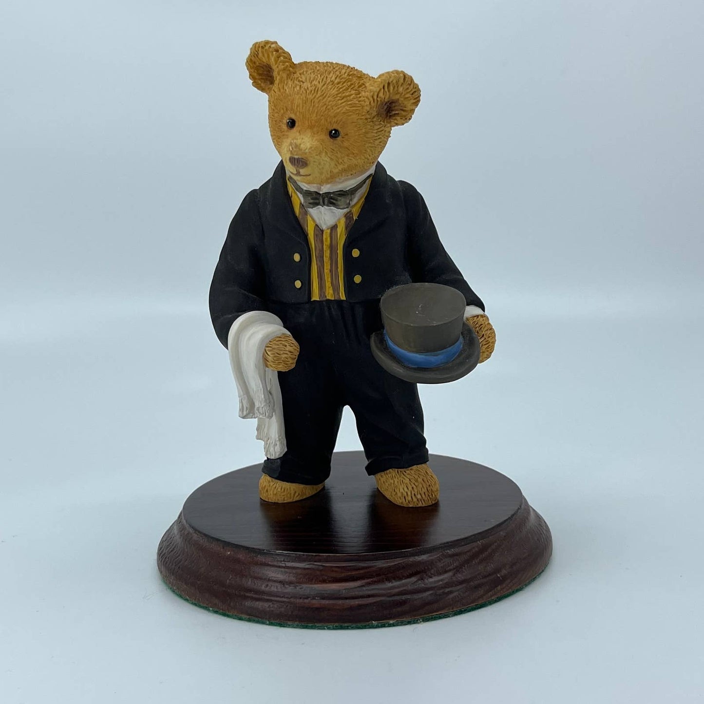 DEPT 56 UPSTAIRS DOWNSTAIRS BEARS Winston The Footman and Valet TB4