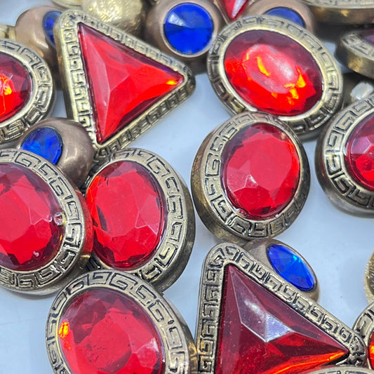 Huge Lot Vintage Art Deco Gold Tone Ruby & Sapphire Style Acrylic Buttons TF7