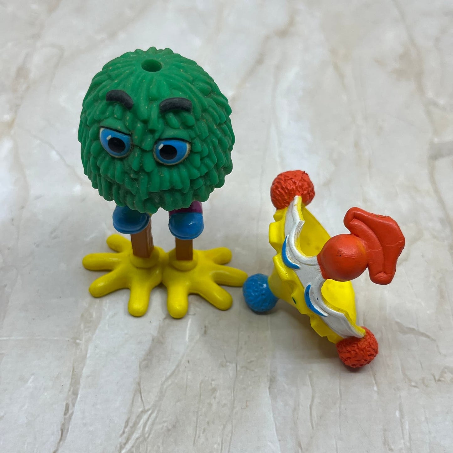 1989 McDonald's Green Fry Guy Fry Kids w/ Bird Feet Stilts TC9-T1