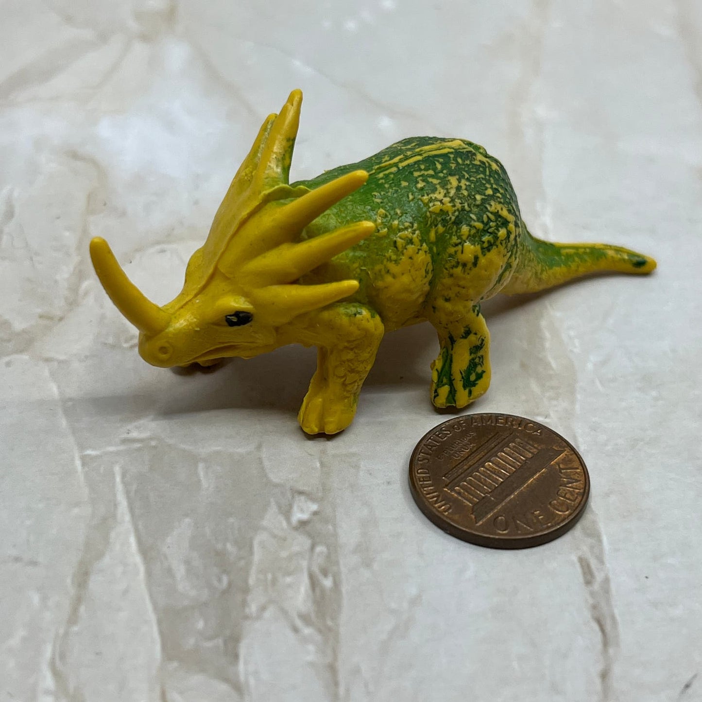 Vintage Dinosaur Stryacosaurus Toy Figure Figurine Green Yellow TE5-S2