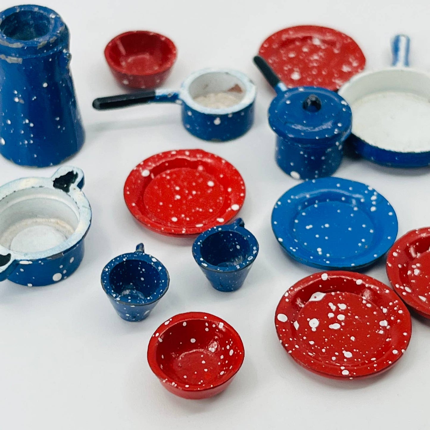 Miniature Red and Blue Graniteware Enamel Dishes Cookware 19pc Toy Dollhouse SB4