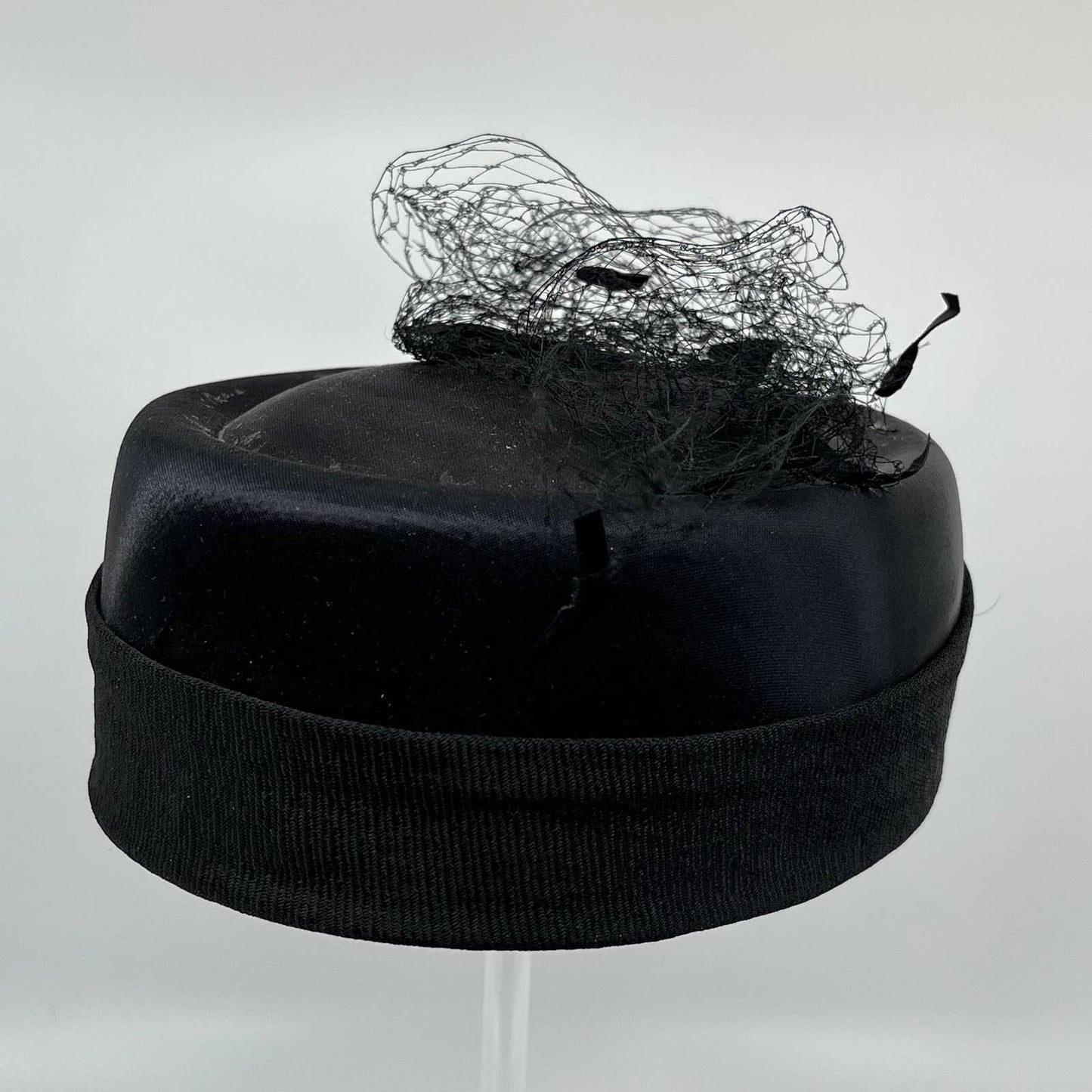 Vintage 1940s Black Pillbox Hat with Netting and Bows HB1
