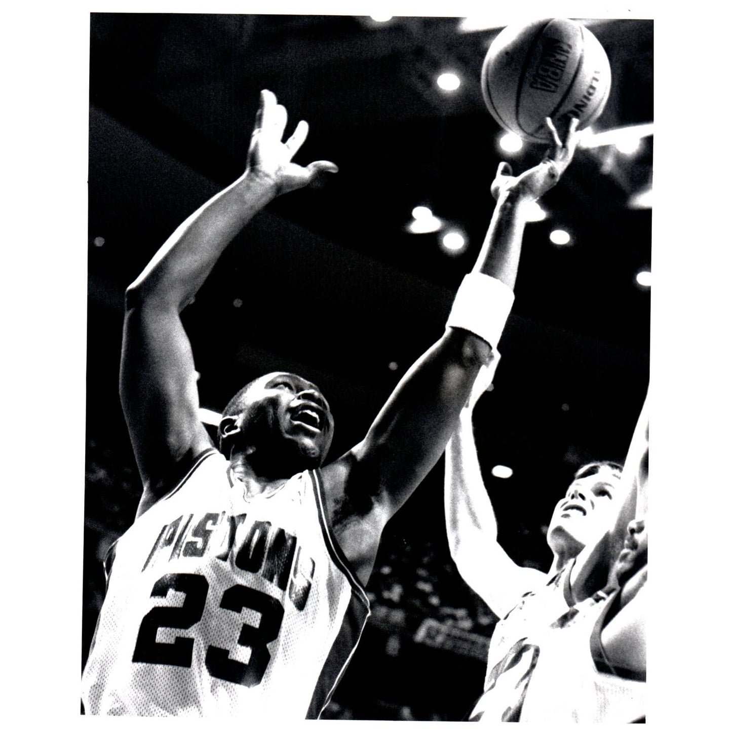 1989 Press Photo Basketball NBA Detroit Pistons Mark Aguirre 8x10" AD3