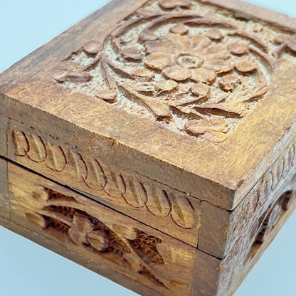 Vintage Teak Wood Carved Trinket Box India 3x2.5” TE5