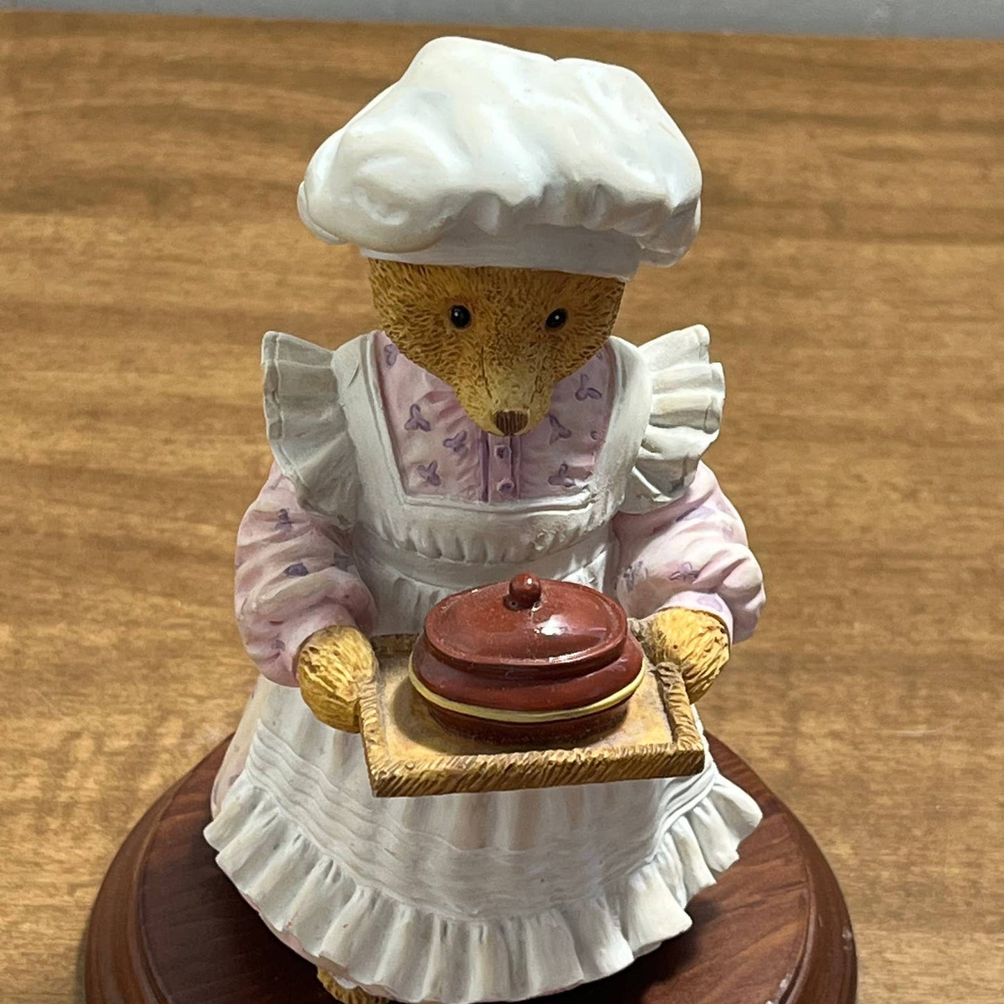 DEPT 56 UPSTAIRS DOWNSTAIRS BEARS Mrs. Bumble Rules Over The Kitchen TA2