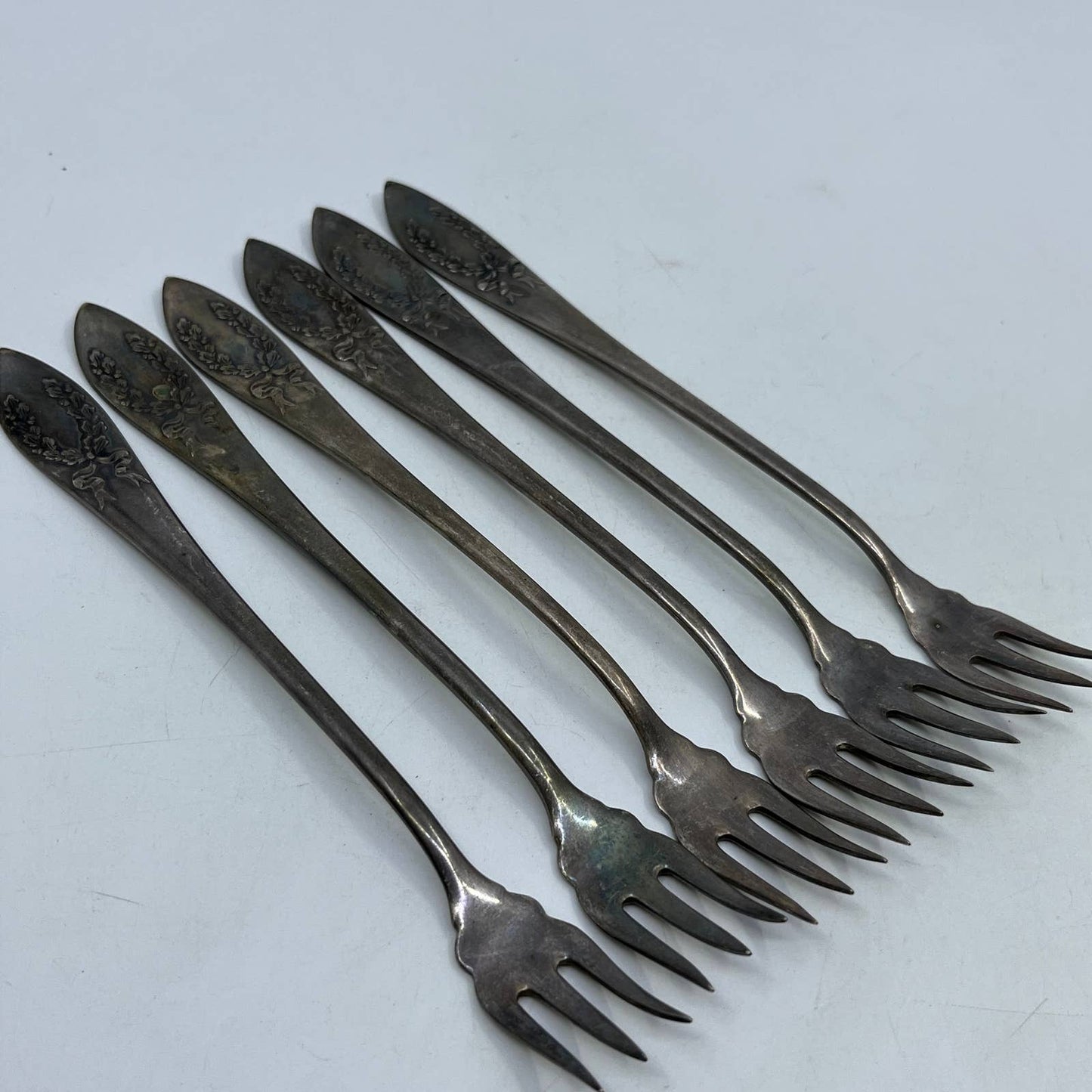 1800s Set of 6 Rockford S. P. Co. 5 Star Wreath & Ribbon Cocktail Fork 6” TH7