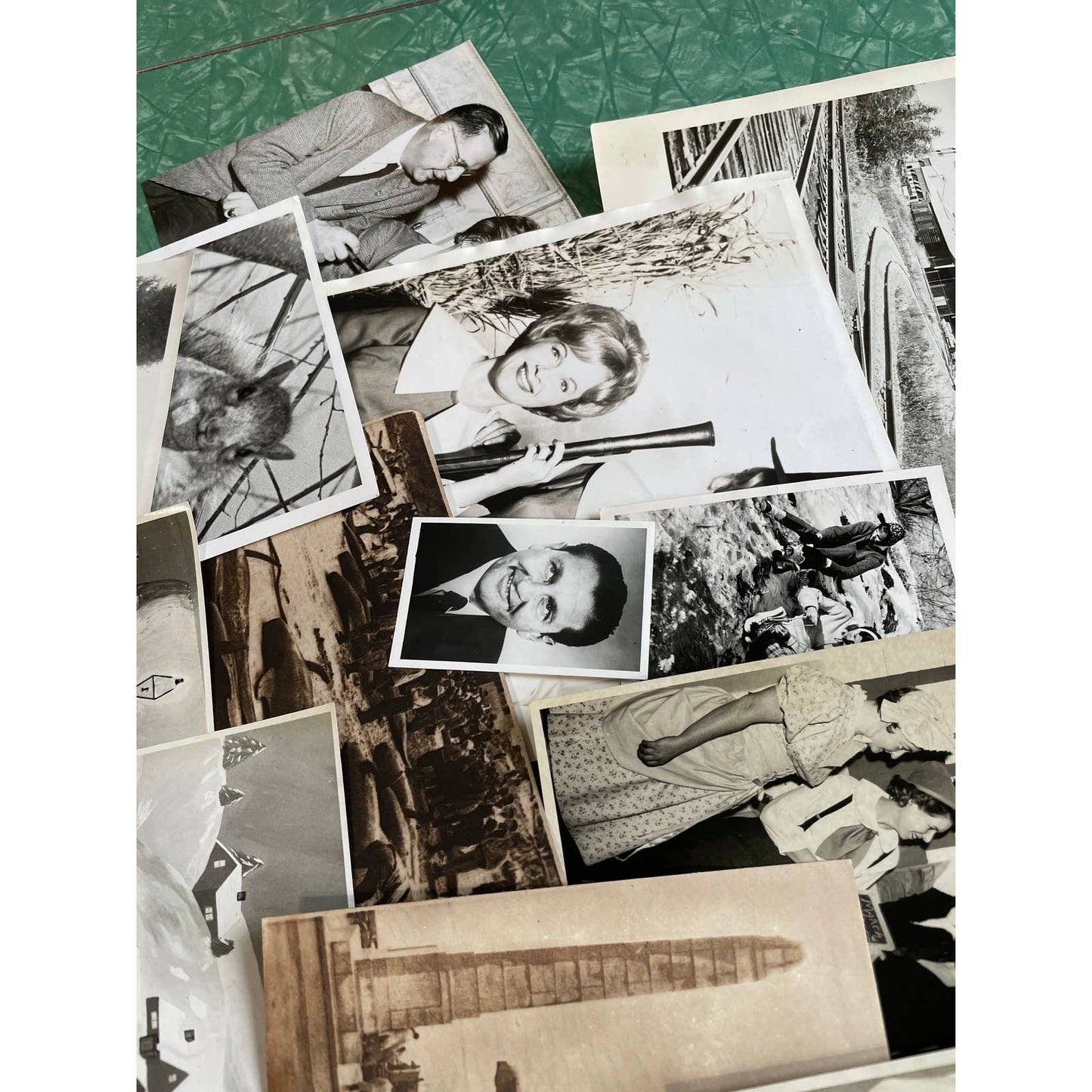 1960 Huge Lot of Assorted Press Release Photos & Papers TJ8