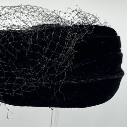 Vintage 1940s Black Velvet Pillbox Hat with Netting HB1