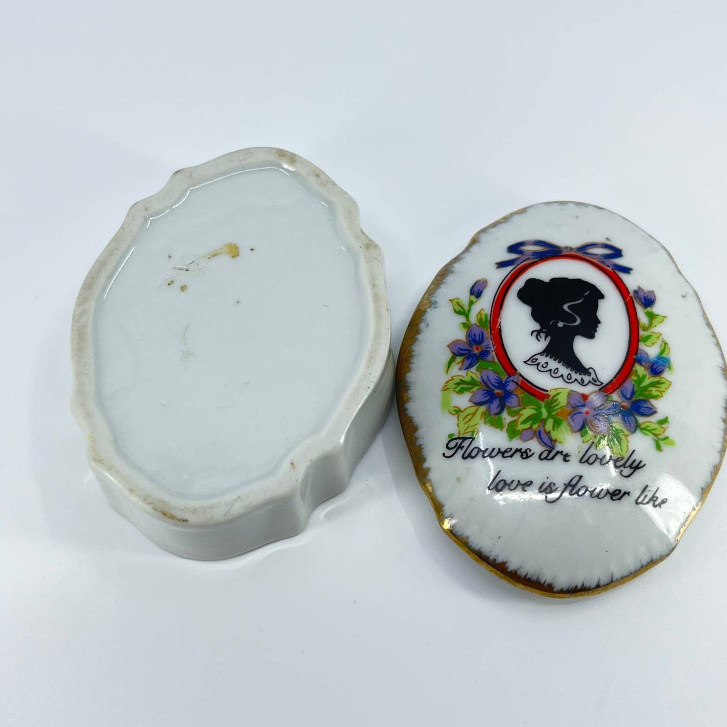 Vintage Porcelain Dresser Trinket Box Silhouette Flowers are Lovely SD1