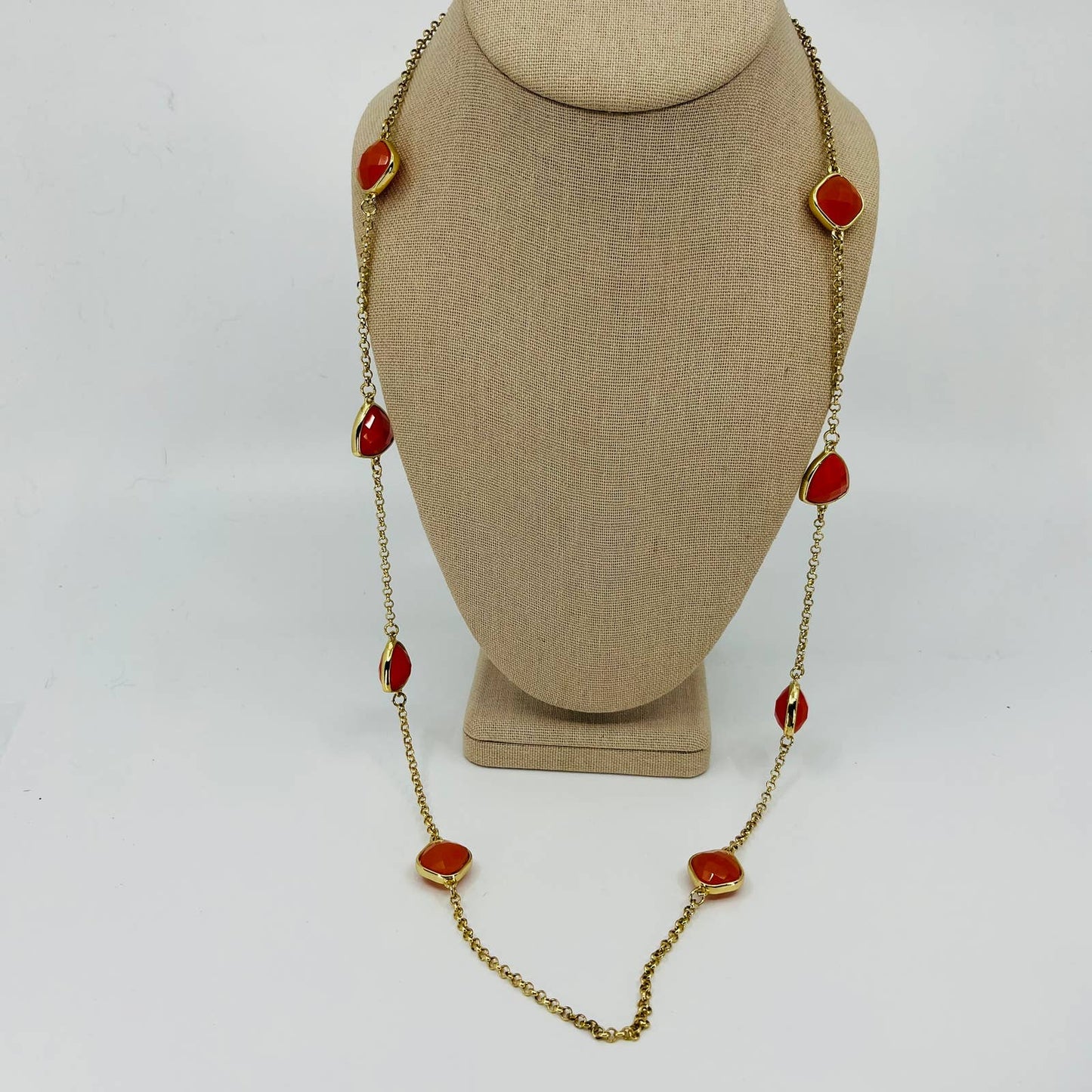 Vintage Modernist Chaps Faceted Coral Bead Gold Tone Necklace SB2