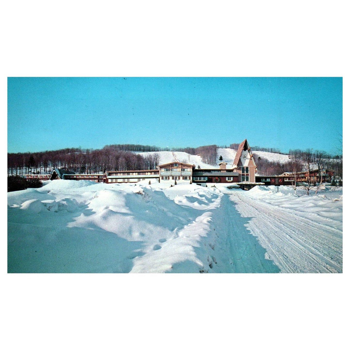 Vintage Postcard - Boyne Mountain Lodge Boyne Falls Michigan AD9