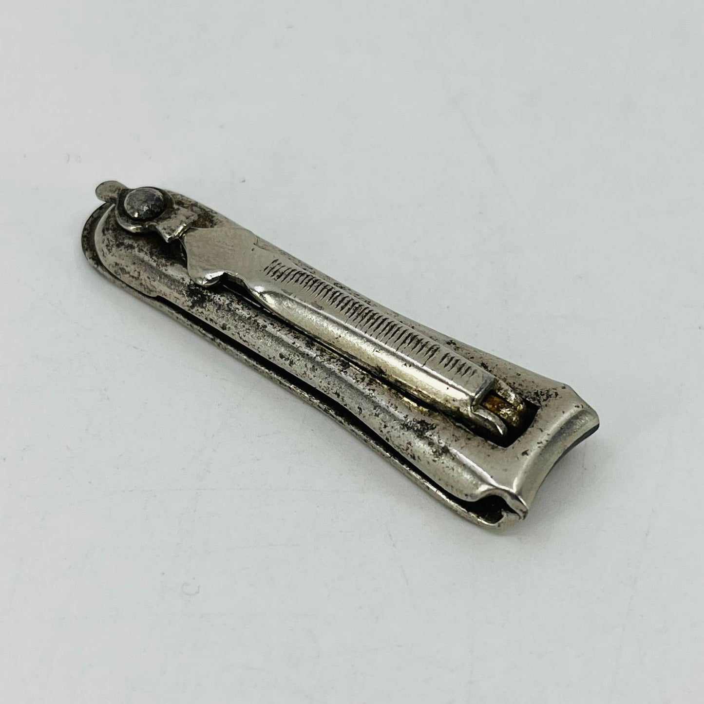 1930s Art Deco Lock Snap Nail Clipper Silver Nov Co SC3