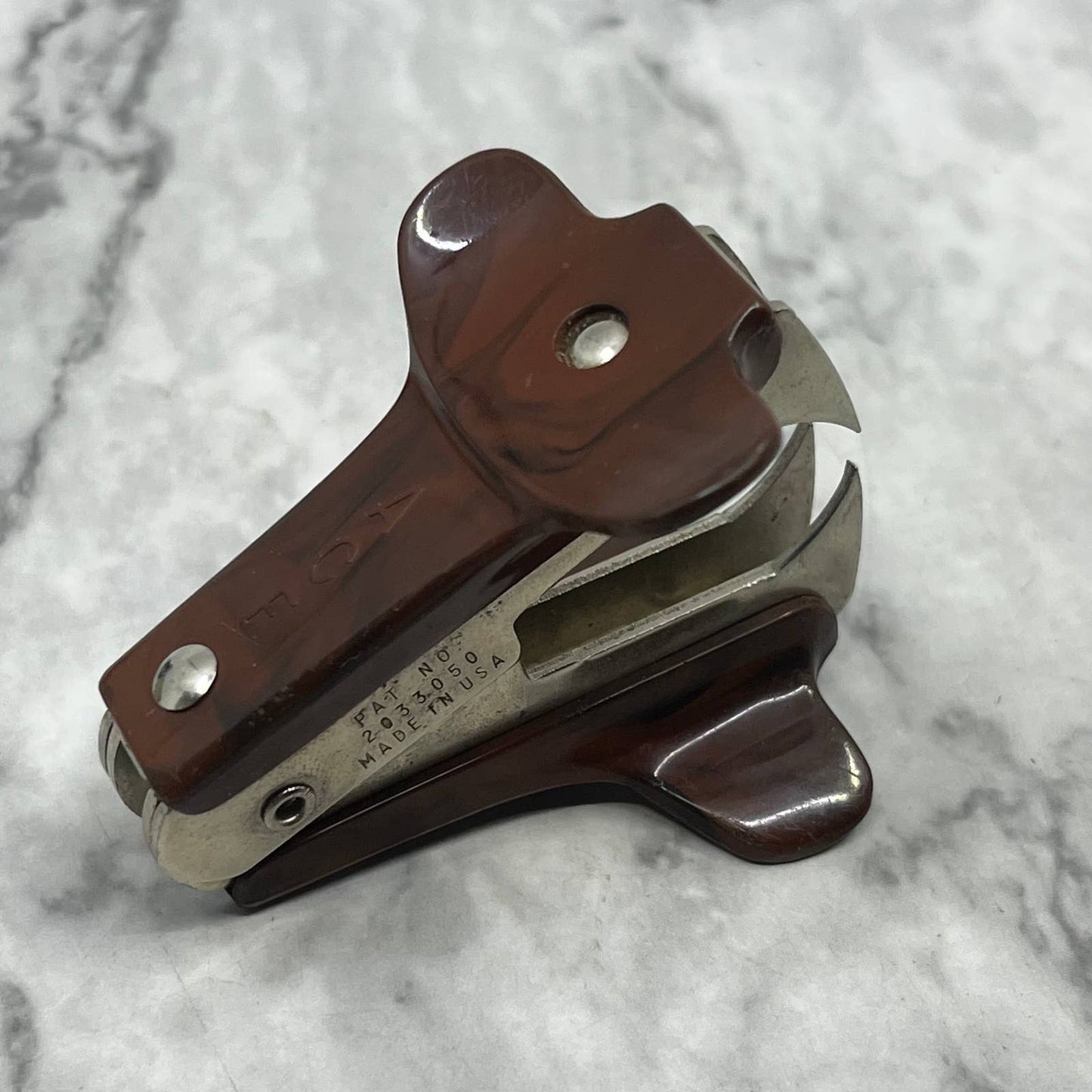 Vintage ACE Staple Remover / Extractor Puller with Brown Swirl Bakelite USA SF1