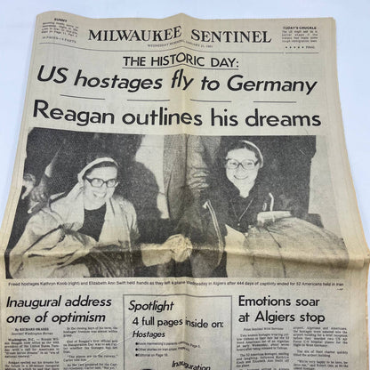 1981 Jan 21 MILWAUKEE SENTINEL Newspaper Iran Contra Hostages Freed TI6-14