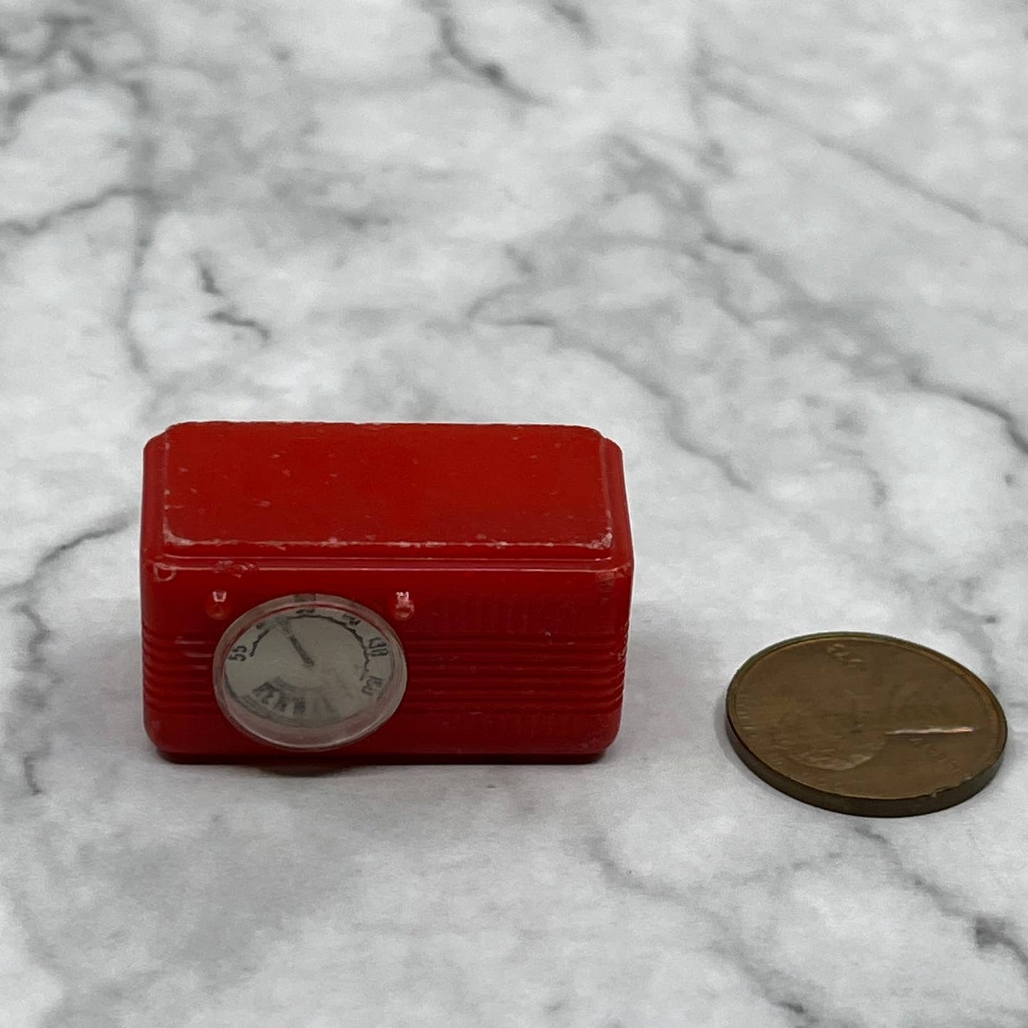 Vintage 1940s Renwal Dollhouse Miniature Red Plastic Table Radio SE7