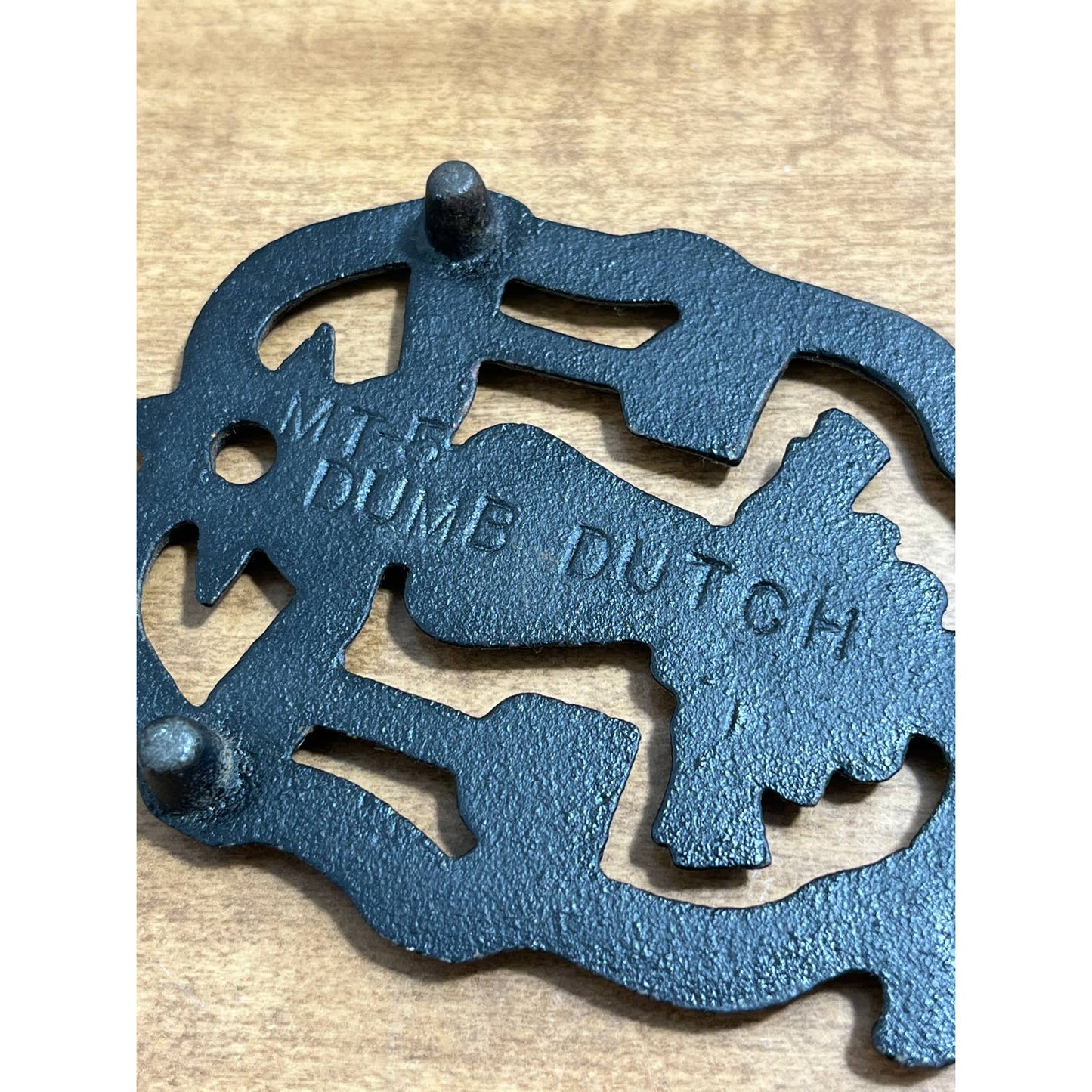 Vintage MT-5 Dumb Dutch Cast Iron Trivet Hot Plate 5” SD5