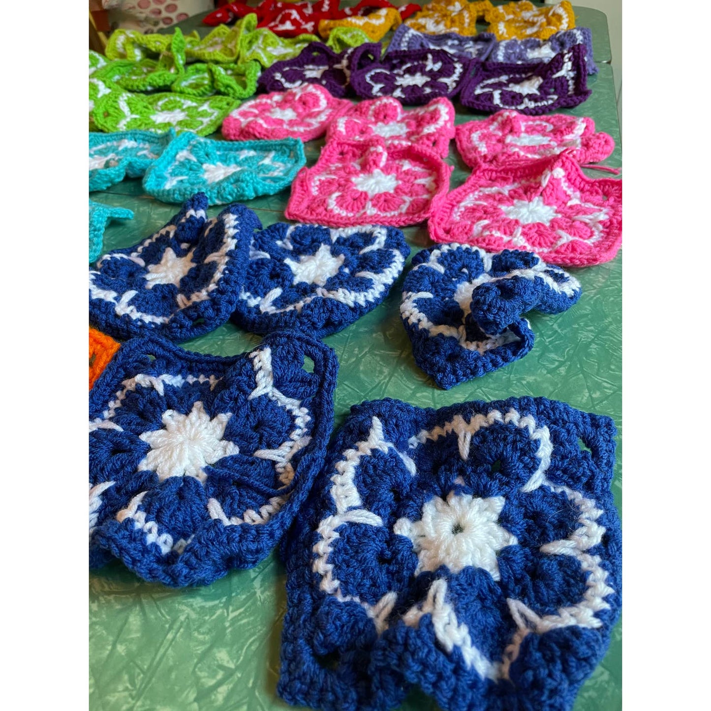 Vintage Crocheted Afghan Blanket Squares Craft Lot (43 Total) TD6