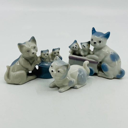 VTG Set of 3 Hand Painted Blue & White Porcelain Cat Figurines 2.5" Japan TC2