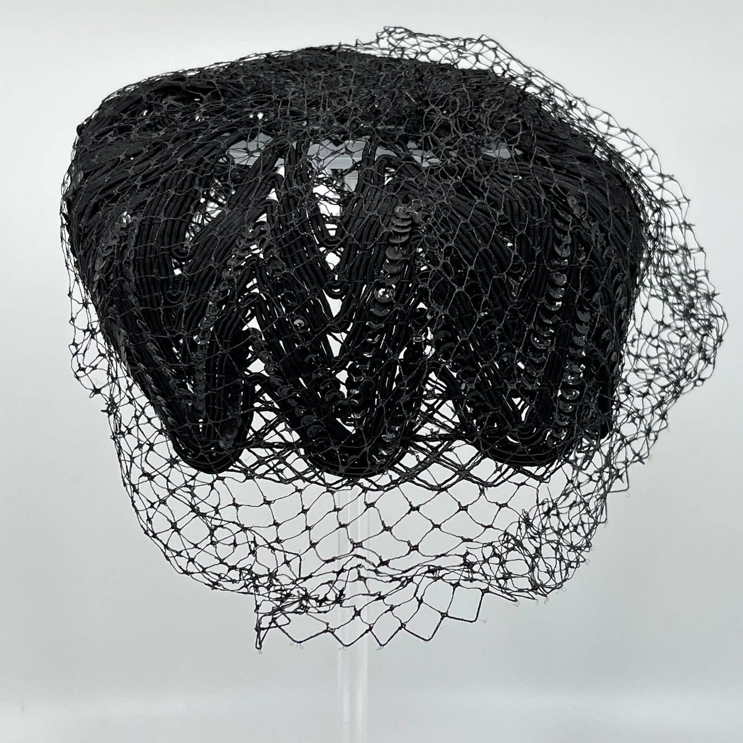 Vintage 1940s Black Clip In Pillbox Hat with Veil and Sequins HB1