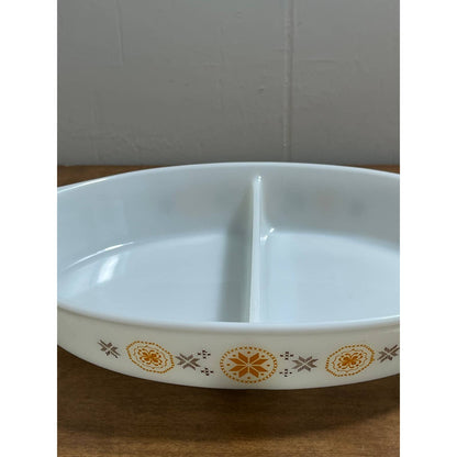 1960s PYREX Town and Country Cinderella /Orange/Brown 1.5 QT Divided Dish TB8