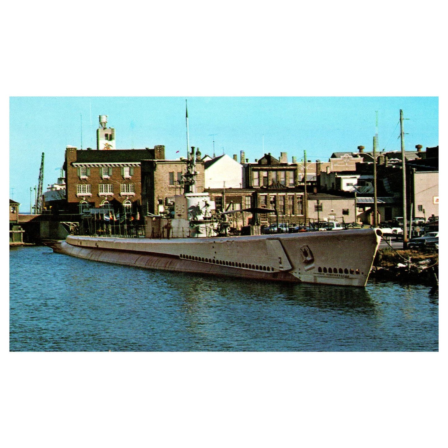 The Submariners Memorial USS Cobia - Original Postcard TJ8-5