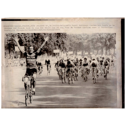 1975 Press Photo Cycling Karel Rottiers Tour De France Versailles 8x10" AD3