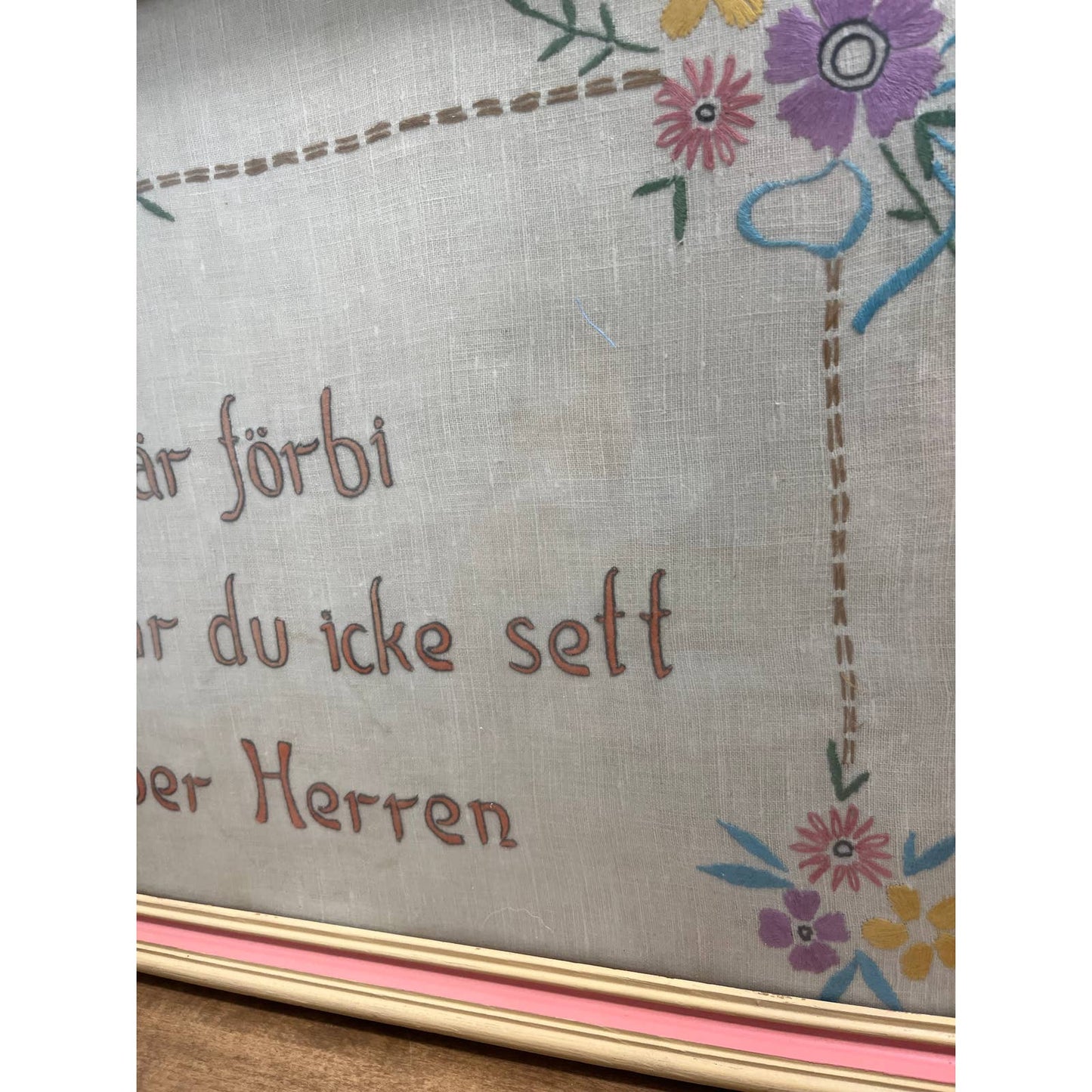 Vtg 1950s Scandinavian Crewel Embroidered  Wall Art On Linen Sweden 26 x 14 GS1