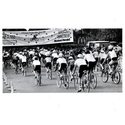 1988 Press Photo Cycling Ride for Pride Bike Trip Springfield to Boston 8x10 AD3
