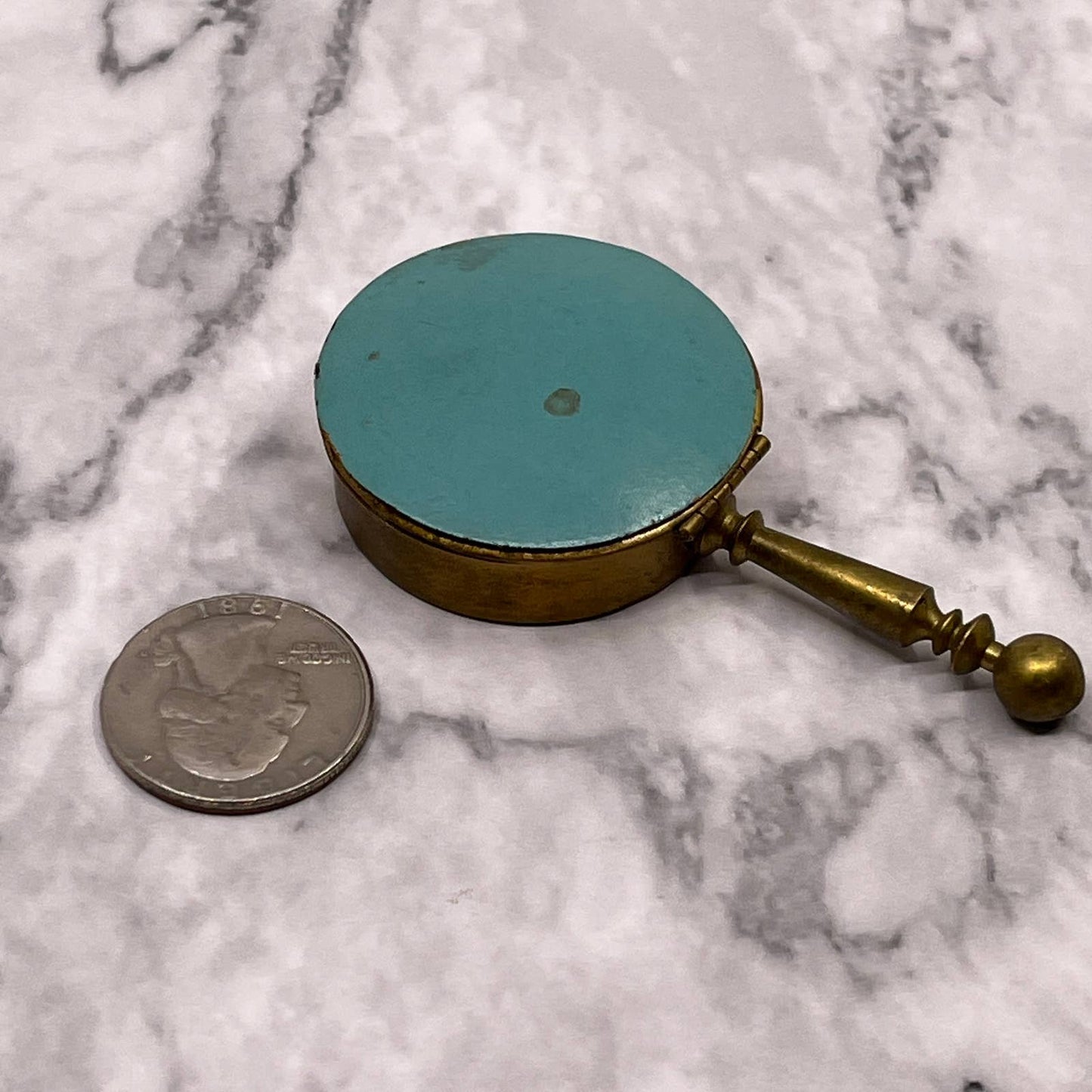 Vintage Brass Tone Silent Butler Ashtray Crumb Catcher Hinged Lid 3 X 1.5” SA2