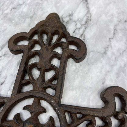 Vintage Heavy Cast Iron Victorian Fleur De Lis Wall Cross Rustic TJ6
