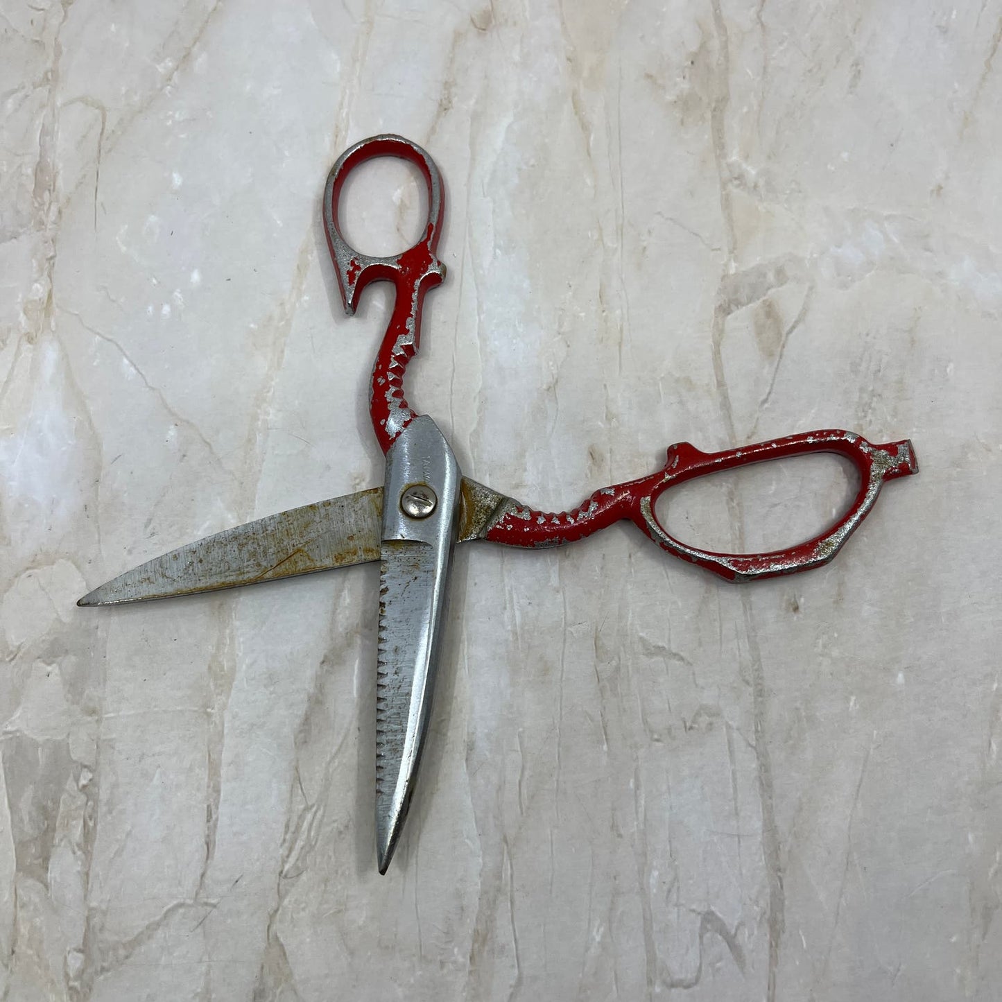 Kitchen Utility Shear Scissors Bottle Opener Cast Metal Red Handle 7.5” TE5-S2-1