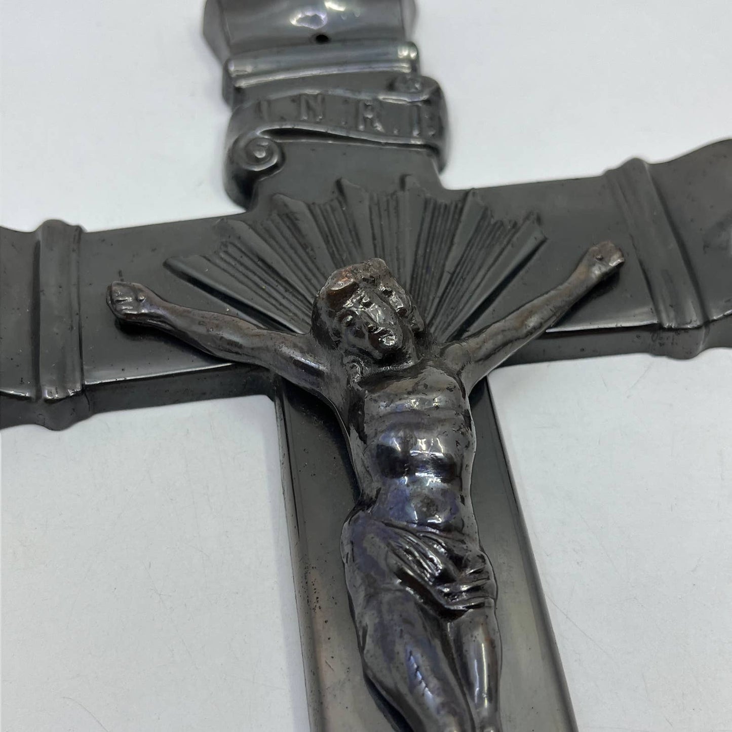 Vintage JESUS CHRIST Crucifix Heavy Cast Metal Wall Cross 9” TI2